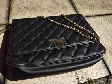 MOVE Cross Body Bag
