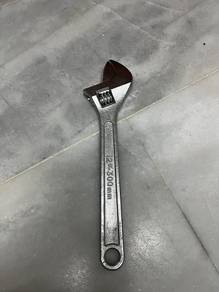 12-inch (300 mm) adjustable wrench