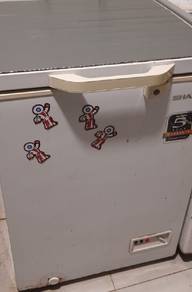freezer kecil 93 liter 