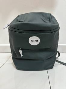 Mini backpack wordmark circle