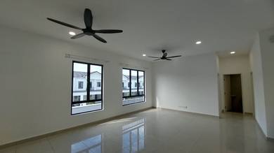 Townhouse For Rent in Batu Kawan,PNG