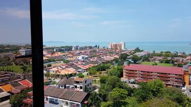Condominium For Sale in Straits Court Condominium