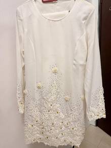 Baju Kurung Manik Bersulam untuk Majlis Bertunang