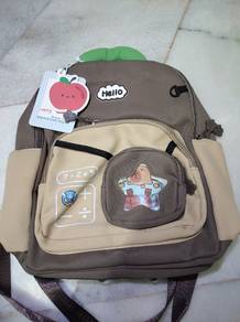 Beg sekolah budak