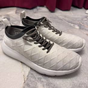 Men White Minimalist Sneakers Casual Shoes Saiz 42