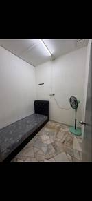 Room in Senai, JHR