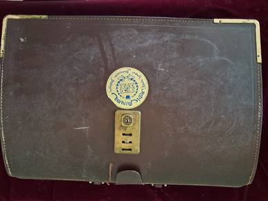 Vintage leather briefcase 