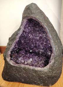 amethyst geode crystal