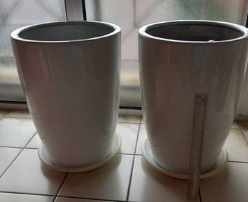 Pasu ceramik / Ceramic vase (2 pieces)