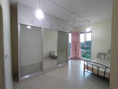 Condominium For Rent in Alam Damai Condominium