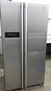 Refrigerator LG Peti Ice Ais Side by side Freezer