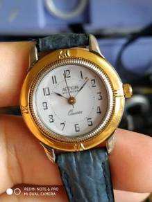 Vuntage Action lady watch France