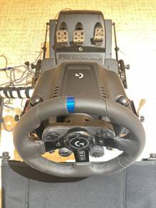 Logitech G923 Racing Wheel for PS4, PS5 and PC