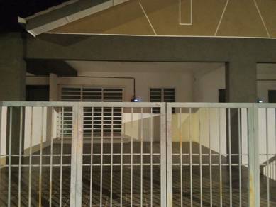 Semi-Detached House For Rent in Tronoh,PRK
