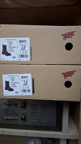 Red wings shoes