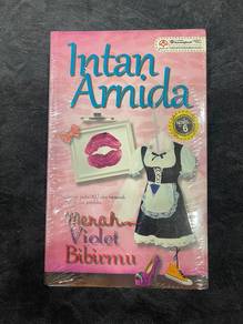 Merah Violet Bibirmu - Intan Arnida