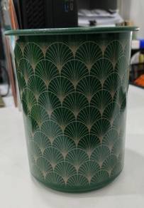Tupperware 