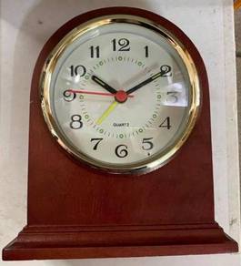 Wooden Quartz Table Clock with Alarm