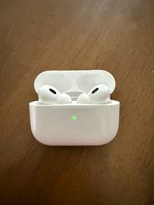 Airpods 4 pro with active noise cancellation