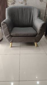 set of 2 single sofa's 