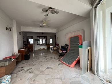 Condominium For Sale in Desa Gembira