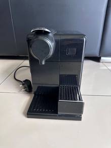 Nespresso Lattissima Touch Black Coffee Machine