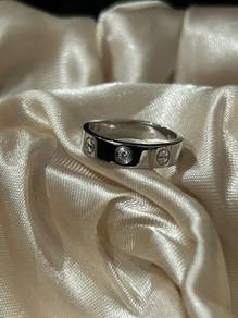 Cartier LOVE ring small model (1 diamond)