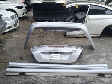 Mercedes Benz W211 E63 AMG Ori Body Kit