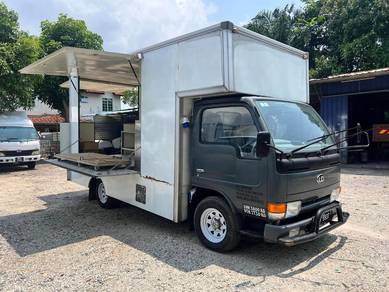 Nissan food truck catering pasar malam ubs 2020y