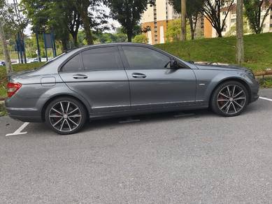 Mercedes Benz 200 in Bangi, SGR