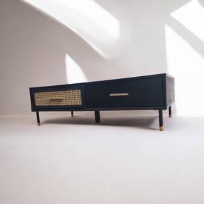 Coffee table in very good condition to let go