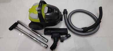 Electrolux 1600W Bagless Vacuum Cleaner Z1231