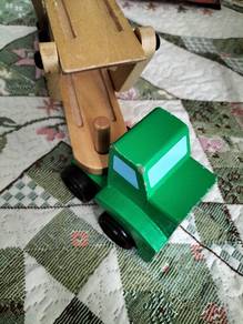 Wooden toy trailer