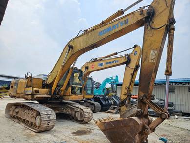 Komatsu PC 200-7 excavator