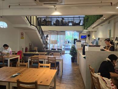 BUSINESS For SALE – PV128 Prime Location