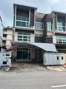 Semi-Detached House For Sale in Gelugor,PNG
