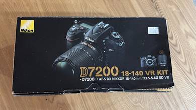 Nikon D7200 Complete Set (18-140mm DX VR kit lens)