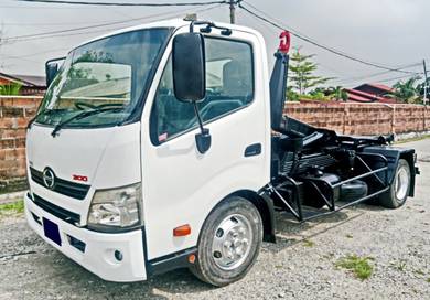 HINO XZU710 AMROLL 12FT 7500kg LORRY #4283BPS