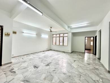 Apartment For Sale in Goodyear Court 8