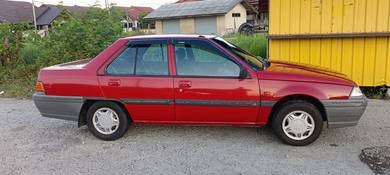 Proton Iswara in Cabang Tiga, TRG