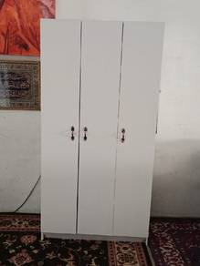 Naufal perabut terpakai wardrobe 