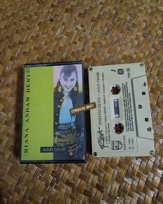 kaset Riana Andam Dewi
Aduh Genit