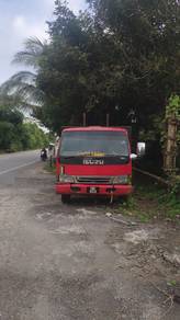 isuzu tipper 3 tan