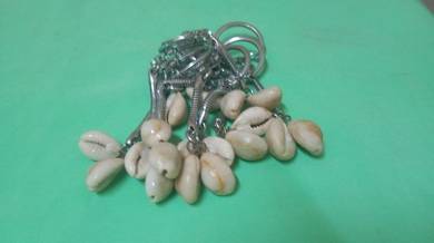 Vintage sea shells keychain 