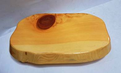 Solid wood construction
- Beautiful natural wood g