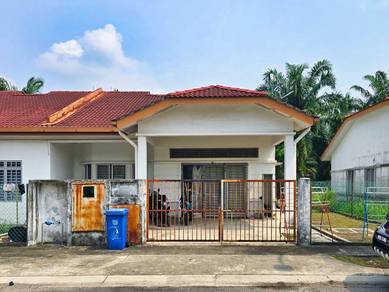 Semi-Detached House For Sale in Shah Alam,SGR