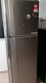 peti sejuk brand toshiba
