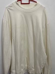 sweatshirt putih