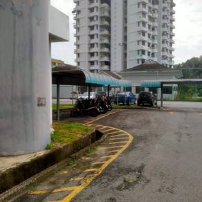 Condominium For Rent in University Heights