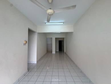 Apartment For Sale in Suria Kipark Damansara